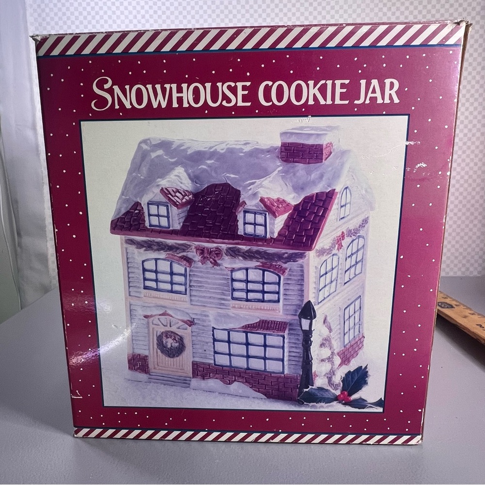 Christmas Village Earthenware Christmas Cookie Jar In Original Box VTG - Picture 8 of 15